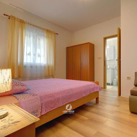 Apartment Mladenka Пула Экстерьер фото