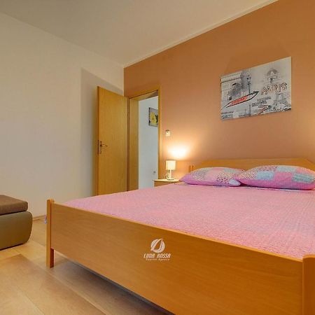 Apartment Mladenka Пула Экстерьер фото