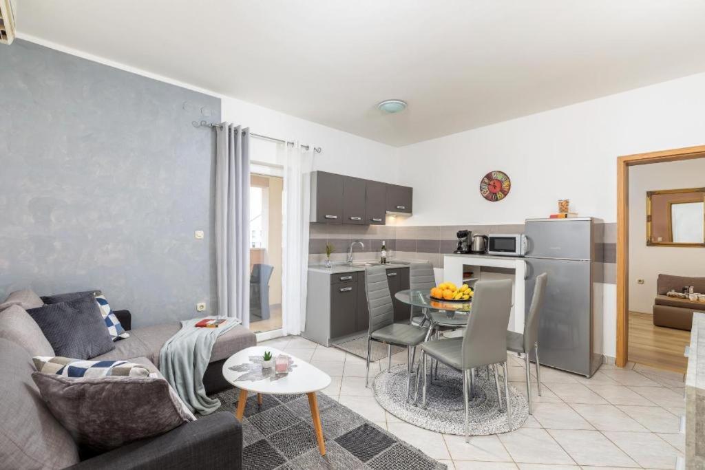 Apartment Mladenka Пула Экстерьер фото