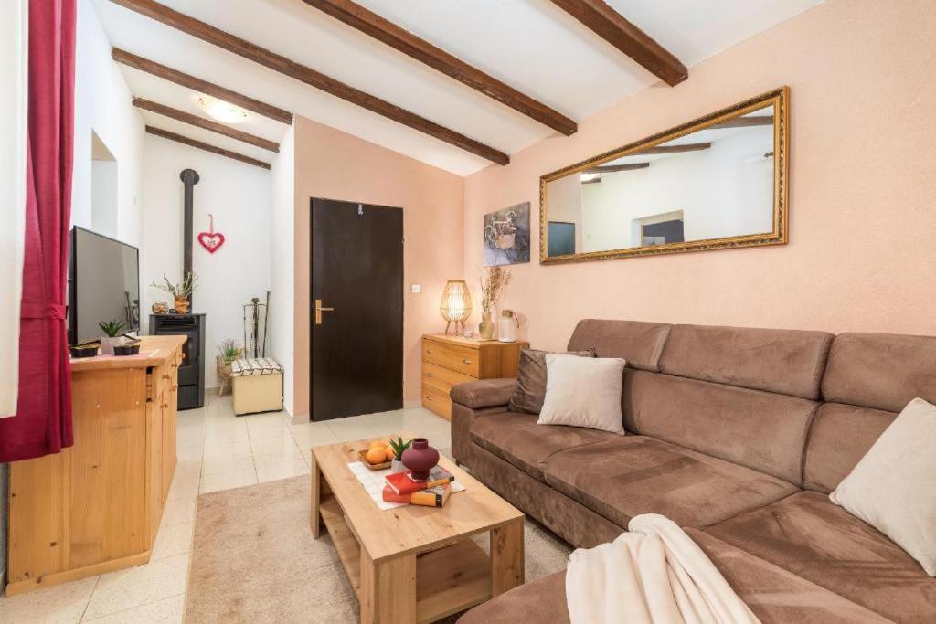Apartment Mladenka Пула Экстерьер фото