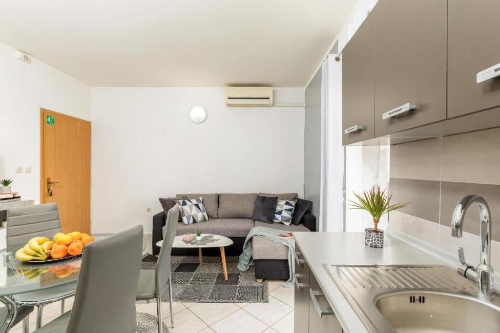 Apartment Mladenka Пула Экстерьер фото