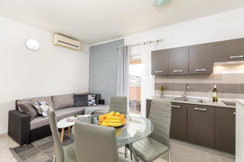Apartment Mladenka Пула Экстерьер фото
