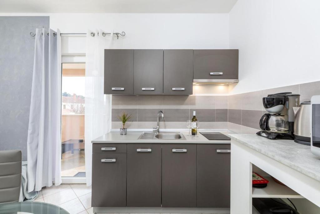 Apartment Mladenka Пула Экстерьер фото