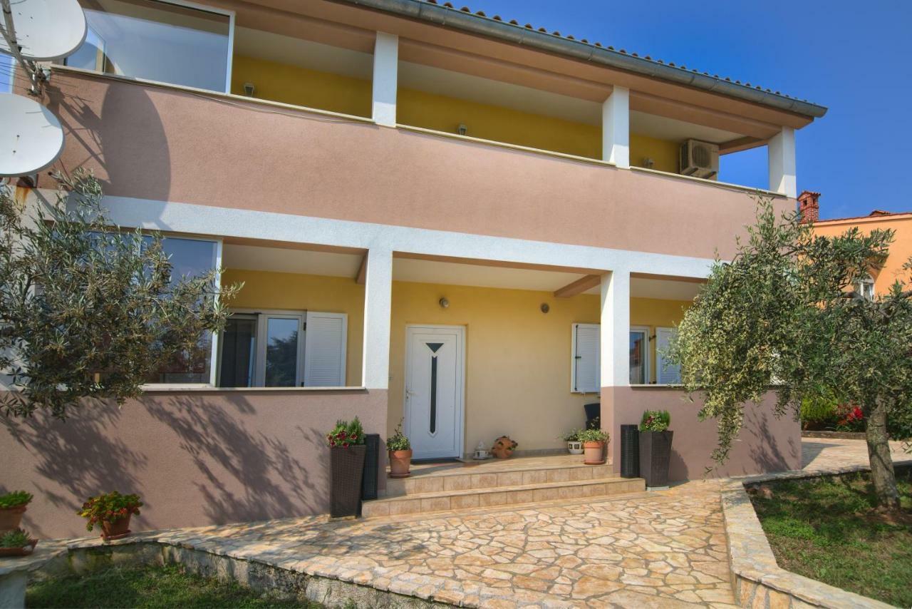 Apartment Mladenka Пула Экстерьер фото