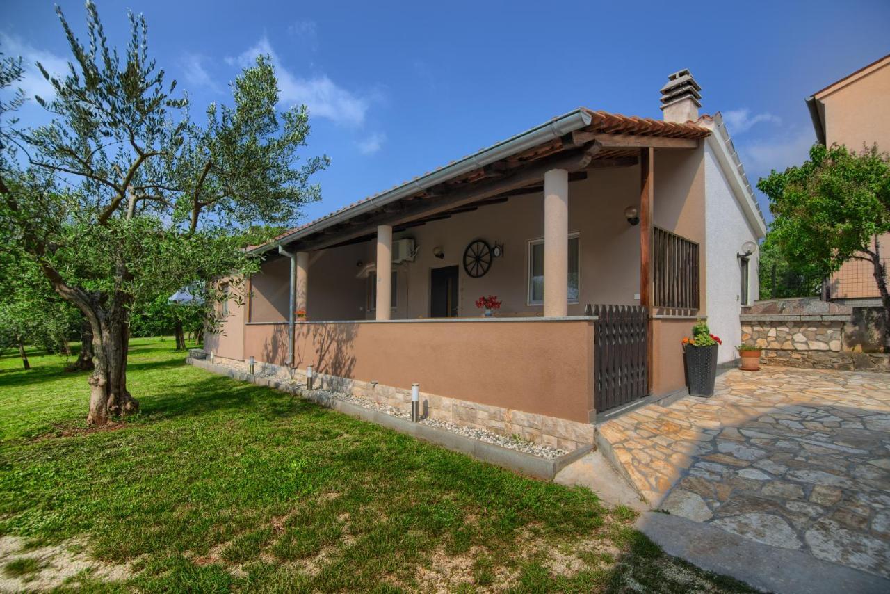 Apartment Mladenka Пула Экстерьер фото